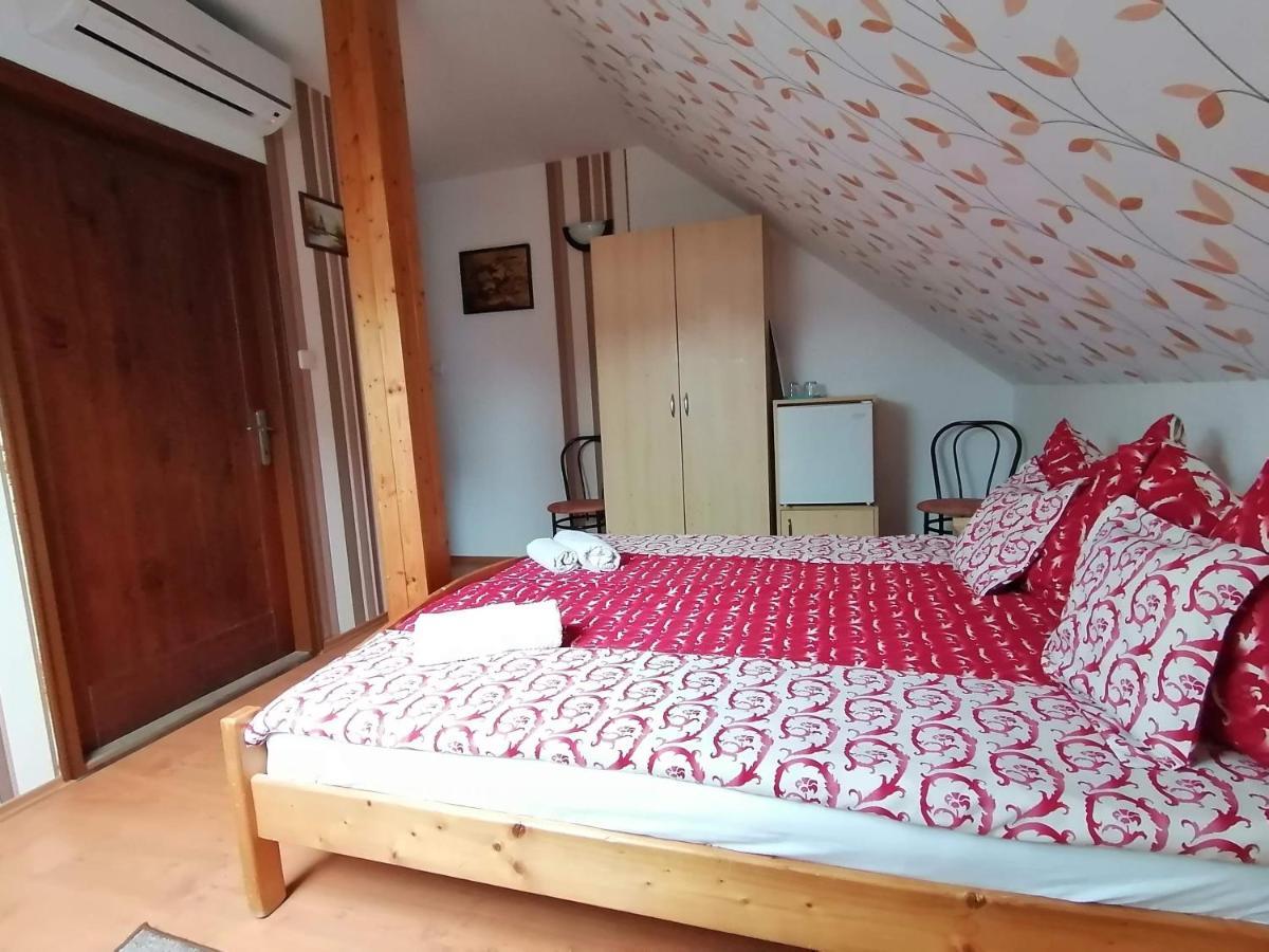 Joos Apartman Sarvar Exterior photo